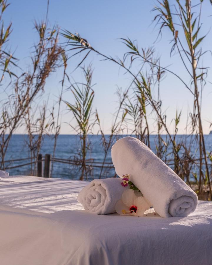 Hostal Aigua Clara Playa Migjorn Exterior foto
